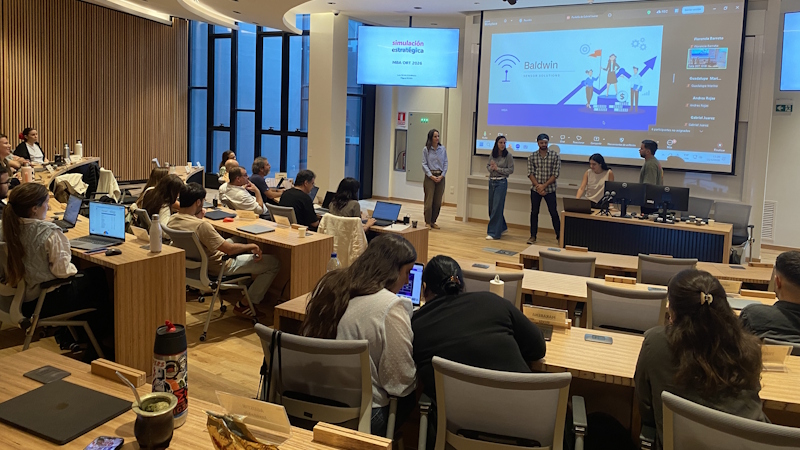 *Clase de Simulaci&oacute;n Estrat&eacute;gica Competitiva*