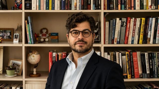 Francisco
                                            Urdinez