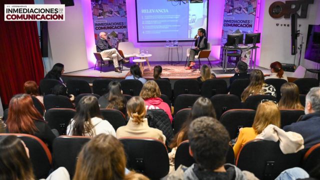 ¿De qué trabaja un comunicador?