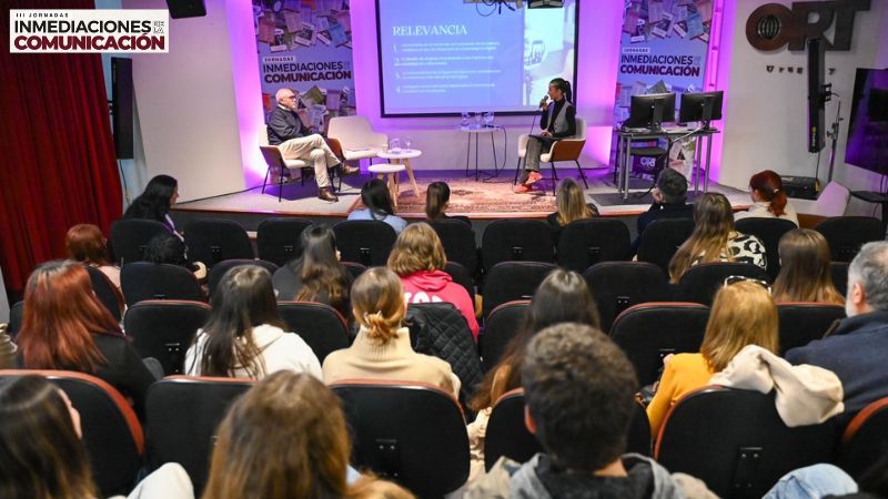 ¿De qué trabaja un comunicador?