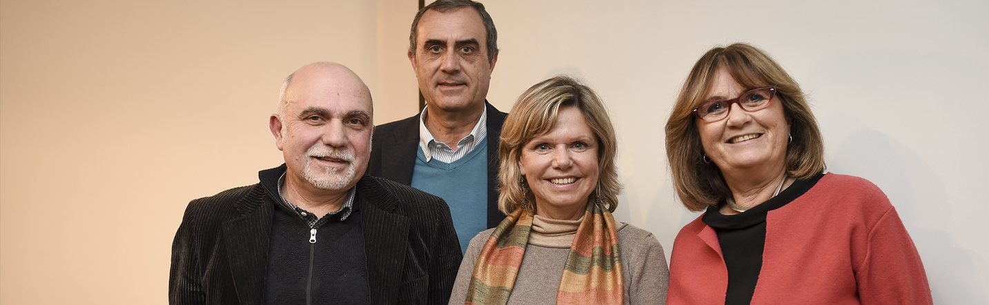 * Dr. Eduardo Rodríguez Zidán, responsable científico del proyecto; Dr. Carlos Marcelo, co-responsable del proyecto; Dra. Denise Vaillant, secretaria académica del Instituto de Educación; y Mag. Gabriela Bernasconi, investigadora del proyecto. *