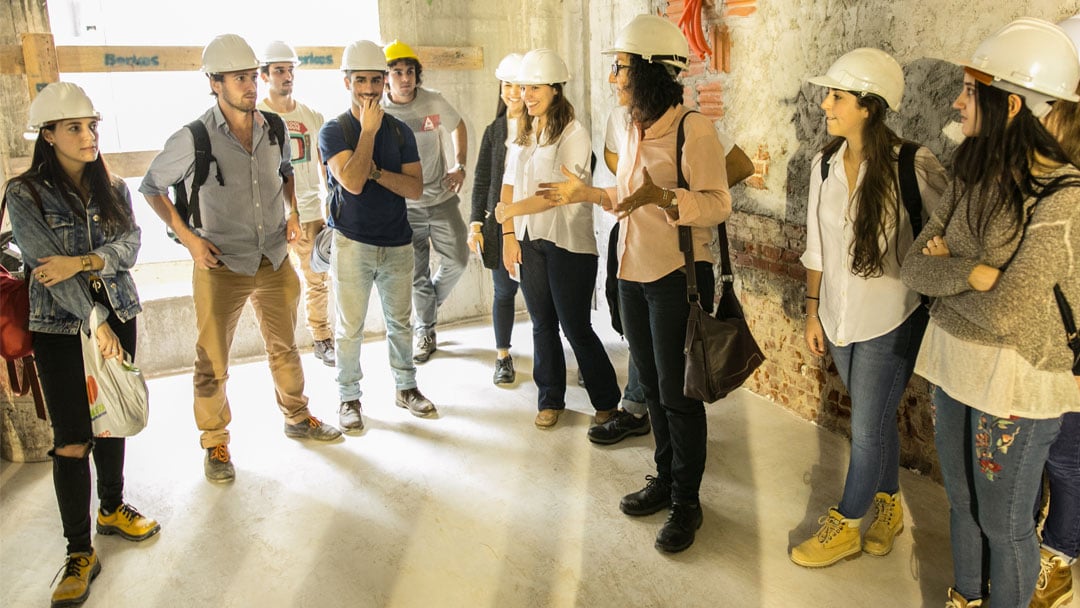 Estudiantes de Arquitecturan &ldquo;El Eco-parador&rdquo;