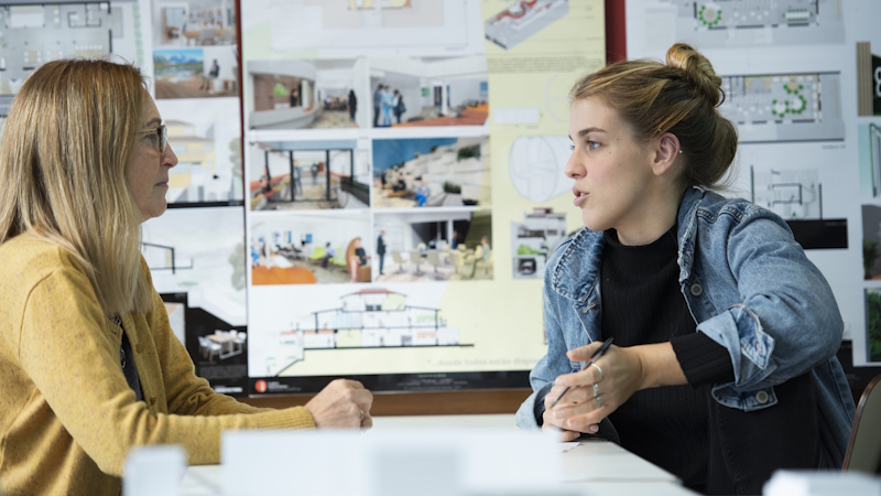 Estudiantes realizan anteproyecto de la edificaci&oacute;n 