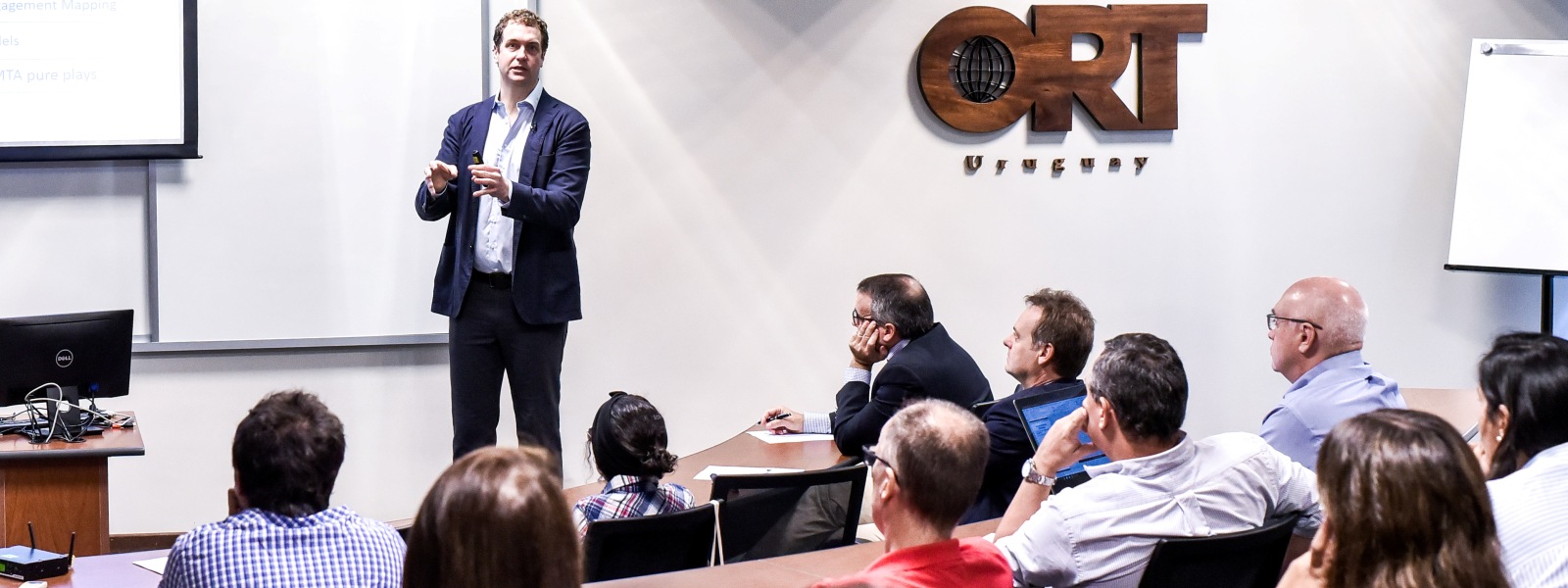 Dictada por el Dr. John Chandler