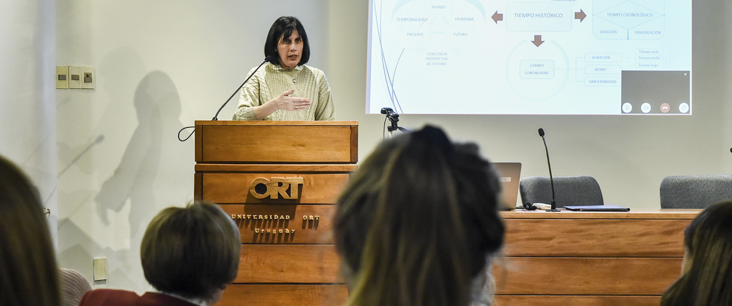 Una profesora de historia que mira el presente de la educación