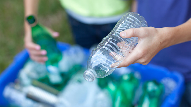 Reciclaje de botellas de pl&aacute;stico en la Universidad ORT Uruguay